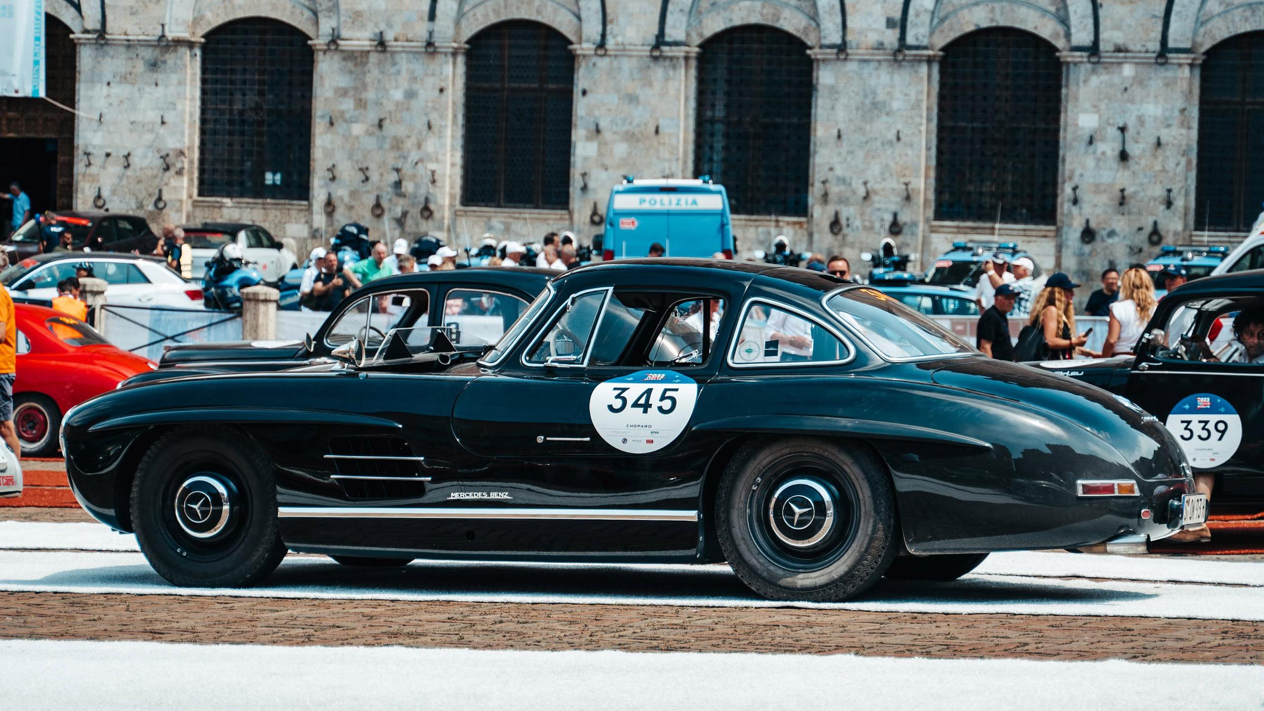 希少】Mille Miglia 自動車イベントガイド Start of the Mille Miglia