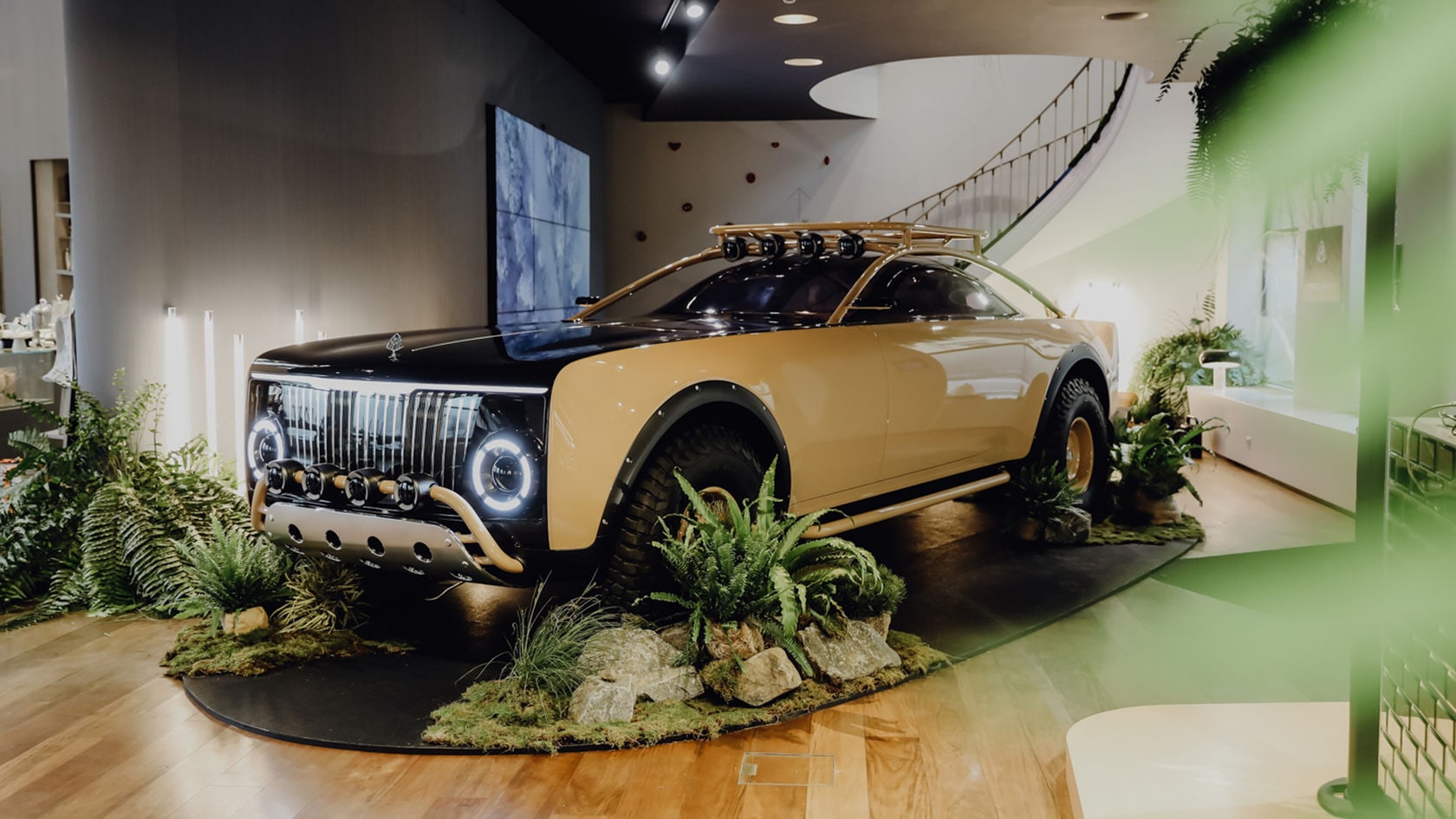 Project MAYBACH with Virgil Abloh: an installation in homage to a