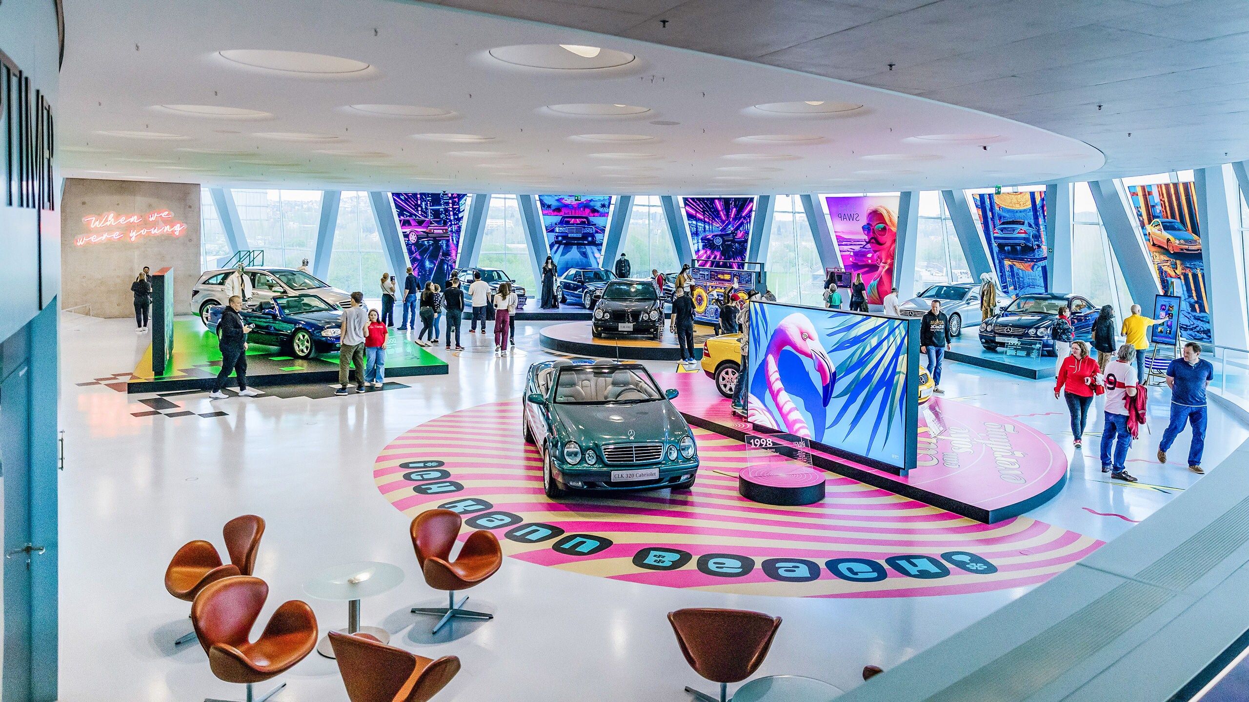 Free admission to the Mercedes-Benz Museum on International