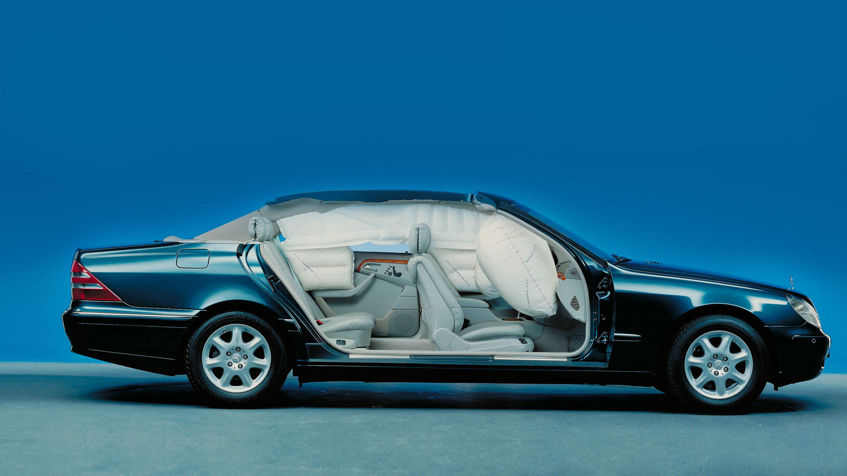 MercedesBenz Airbags celebrate their Anniversary.
