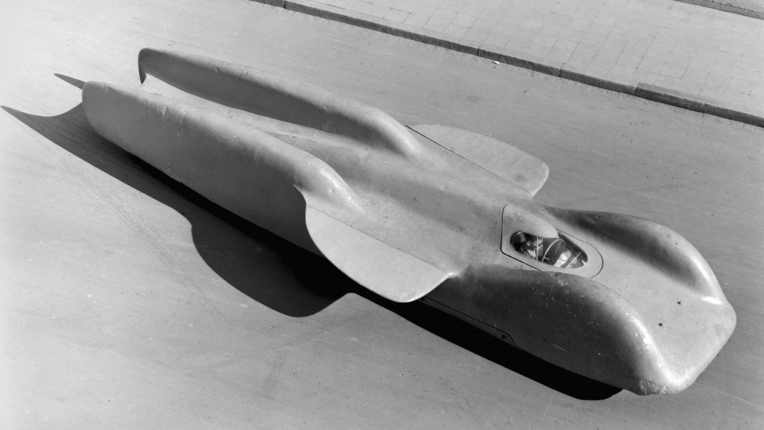 本A-39 18 ③④⑤ T 80: The 3,500 PS Mercedes-Benz record giant of 1939.