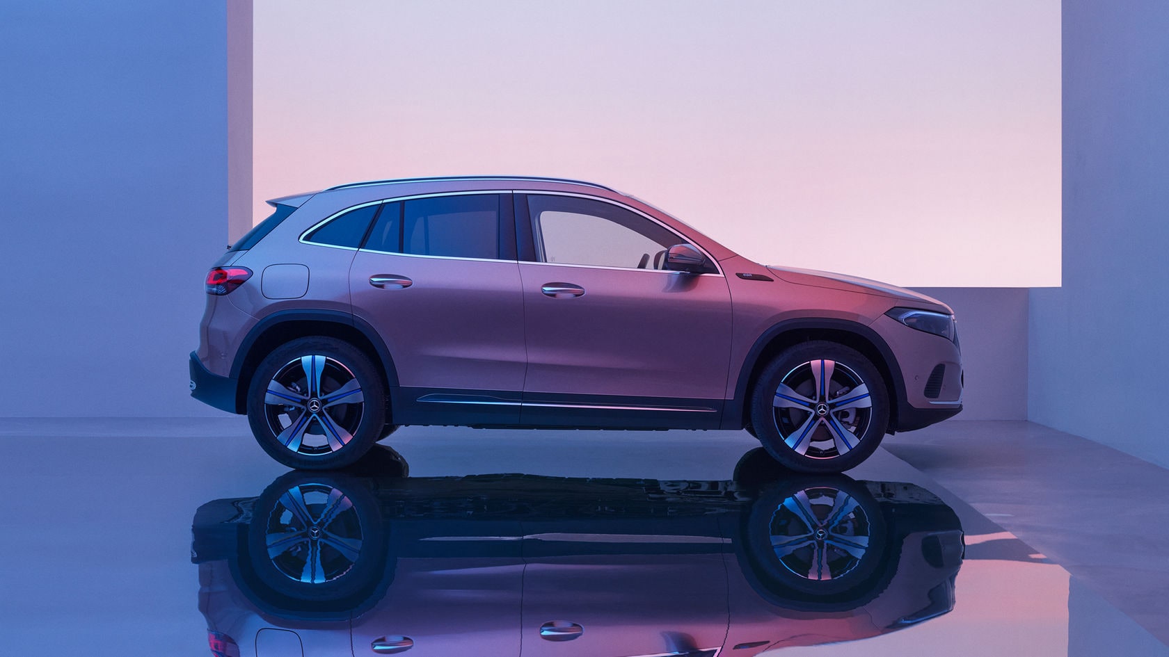 Mercedes cheap eqa rose
